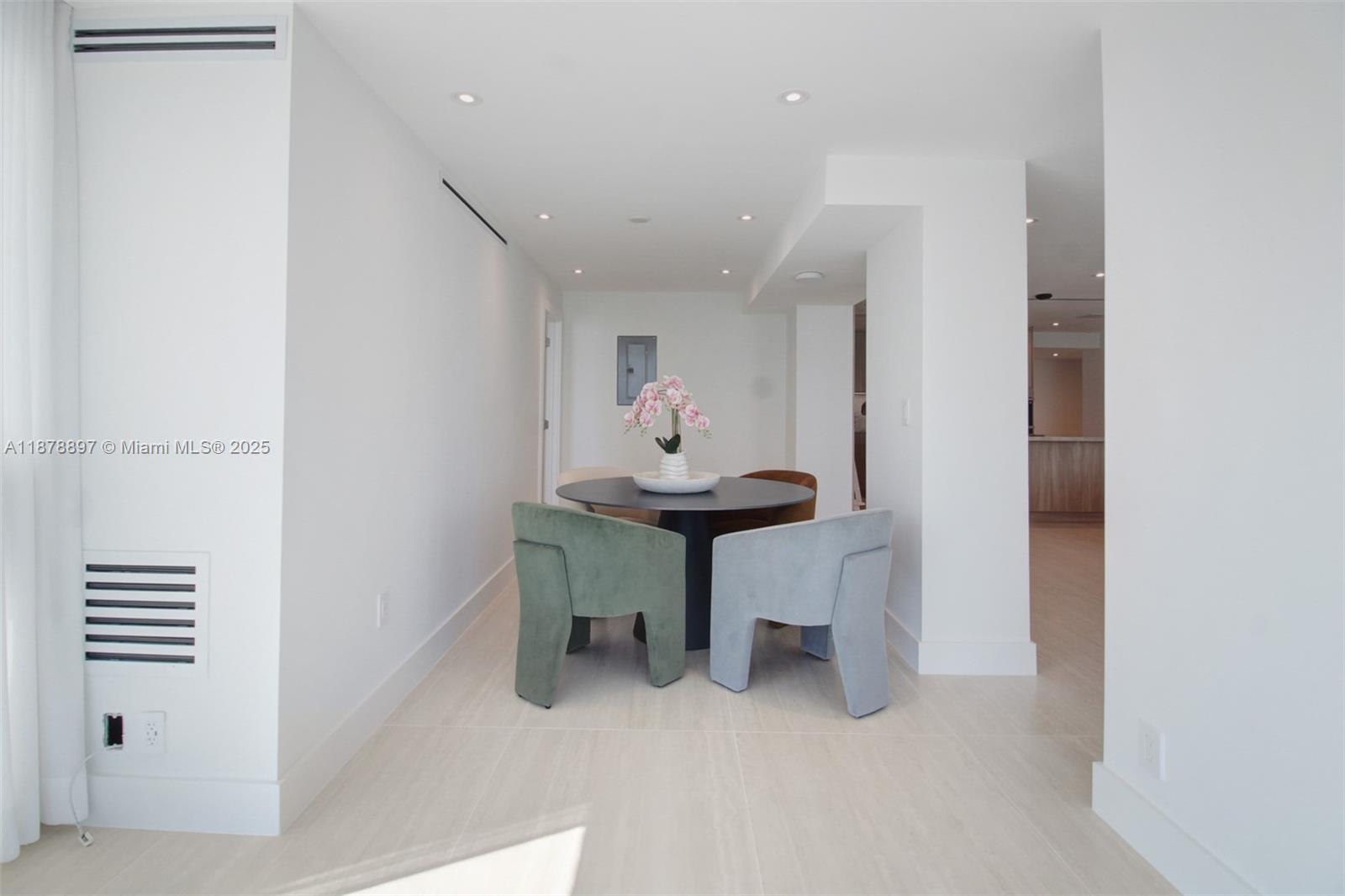 MIRASOL OCEAN TOWERS COND - Residential