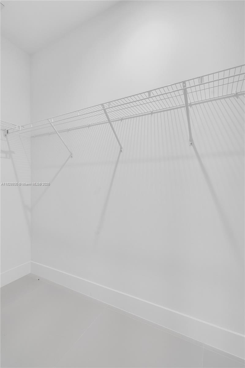 BRISTOL RESERVE - Residential