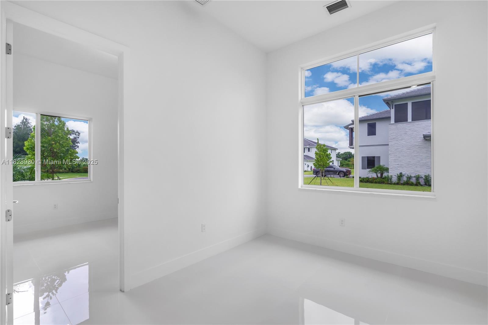 BRISTOL RESERVE - Residential