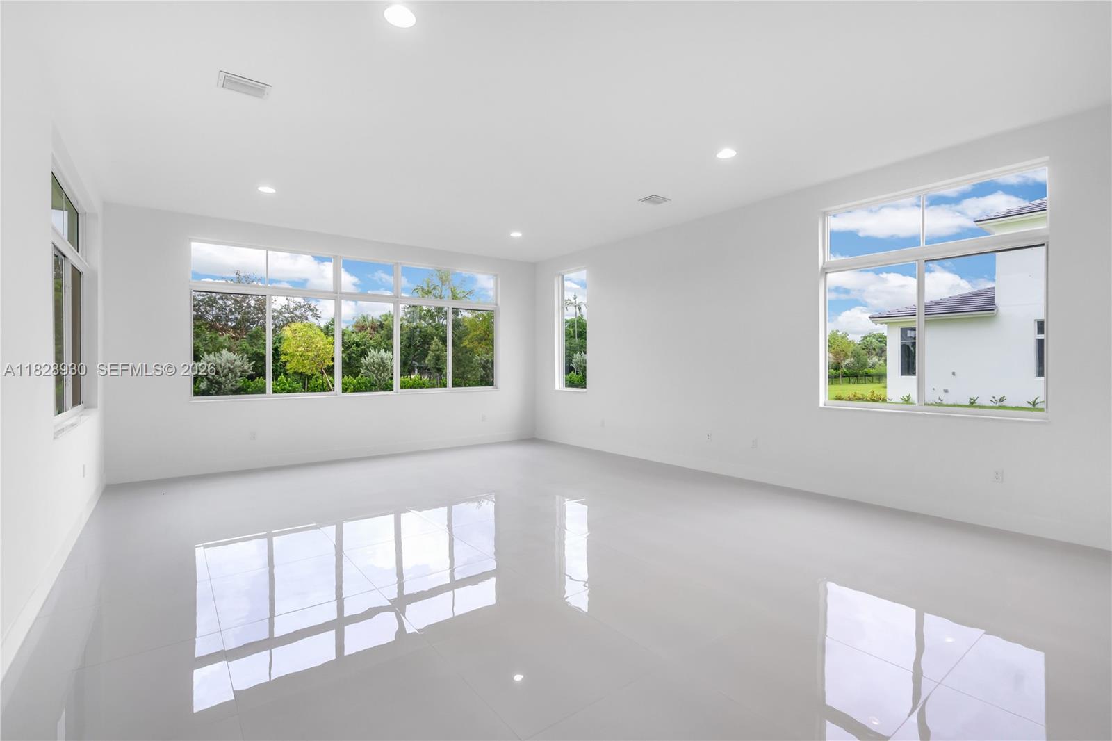 BRISTOL RESERVE - Residential