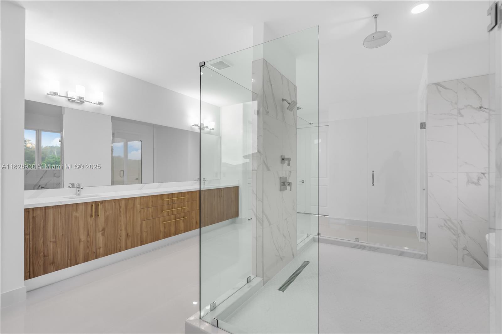 BRISTOL RESERVE - Residential