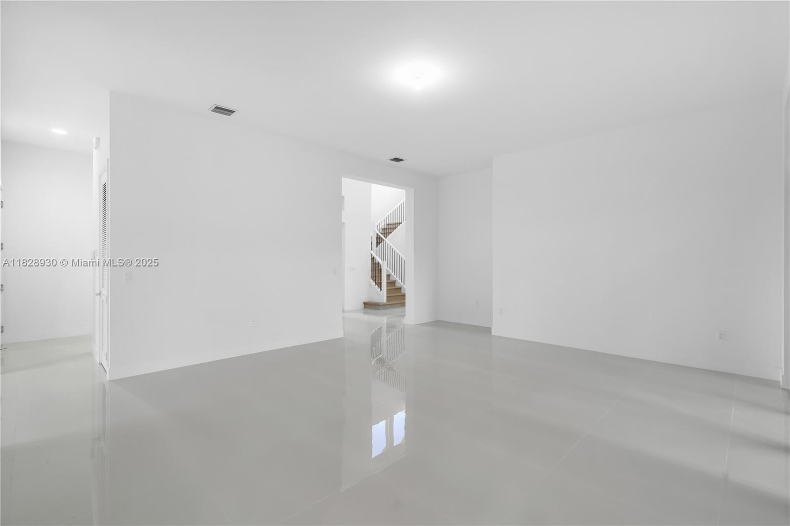 BRISTOL RESERVE - Residential