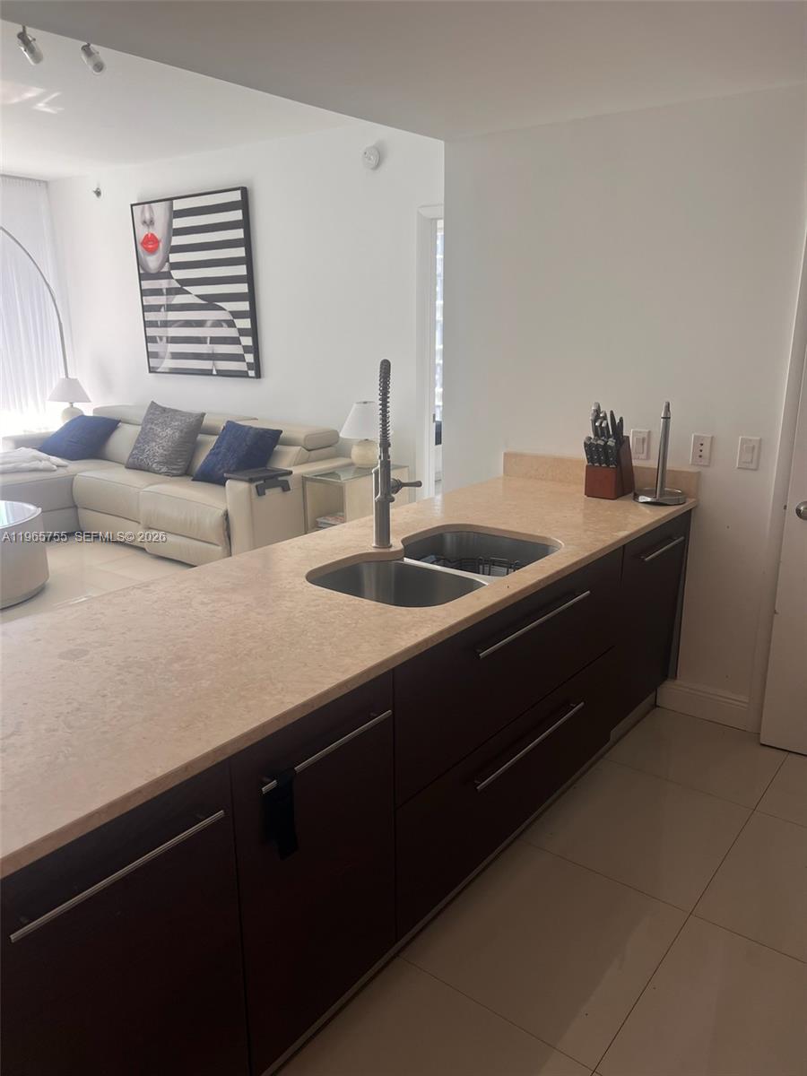 475 Brickell Ave 3613