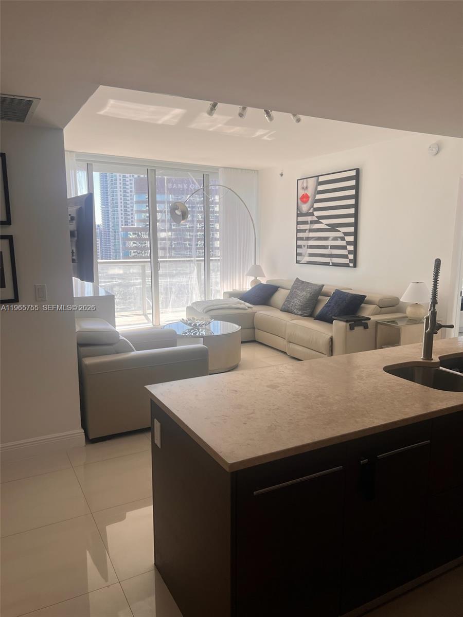 475 Brickell Ave 3613
