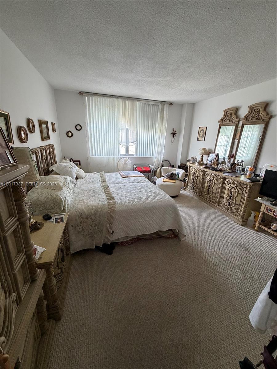 COMMODORE PLAZA CONDO - Residential