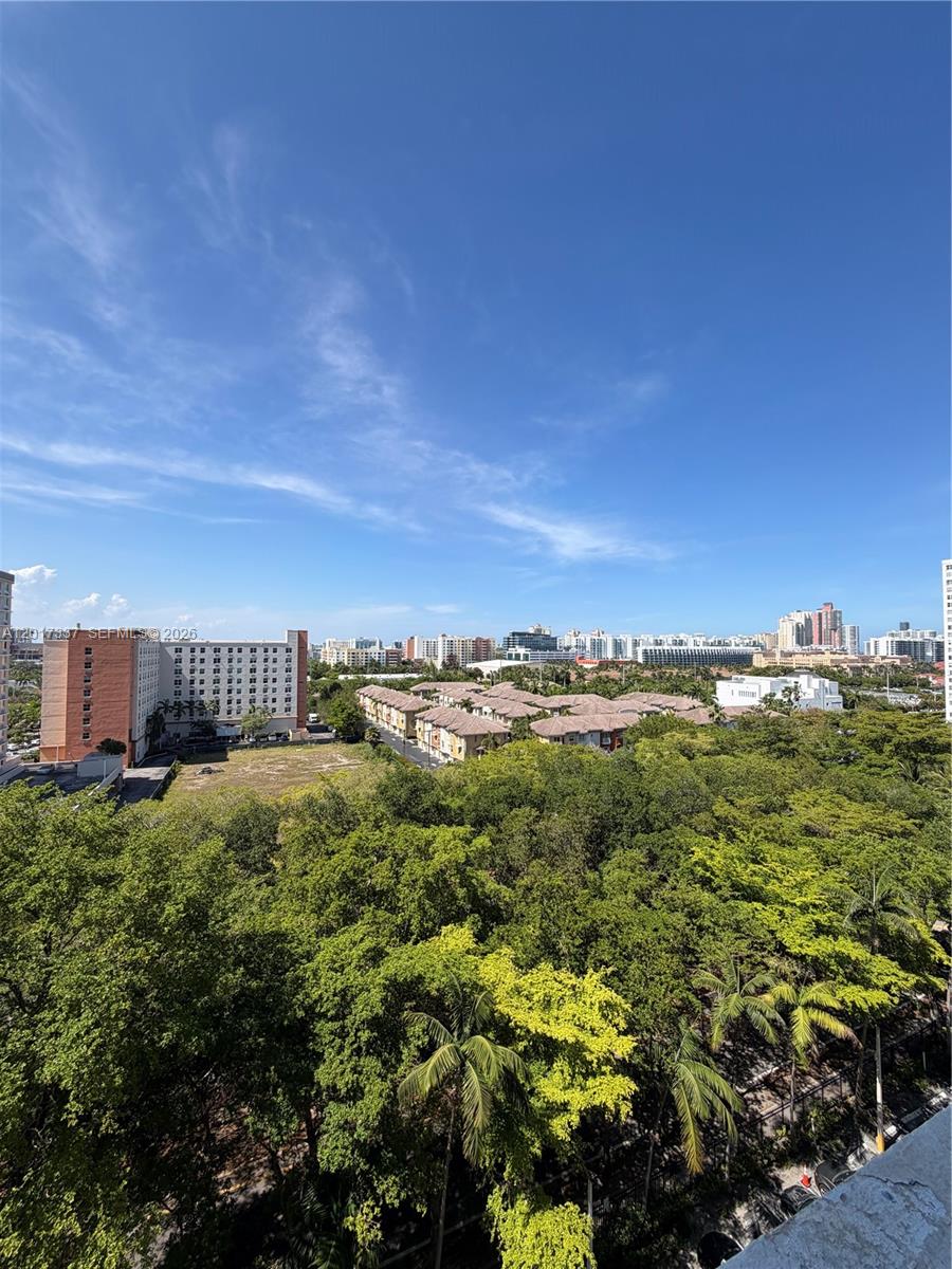 COMMODORE PLAZA CONDO - Residential