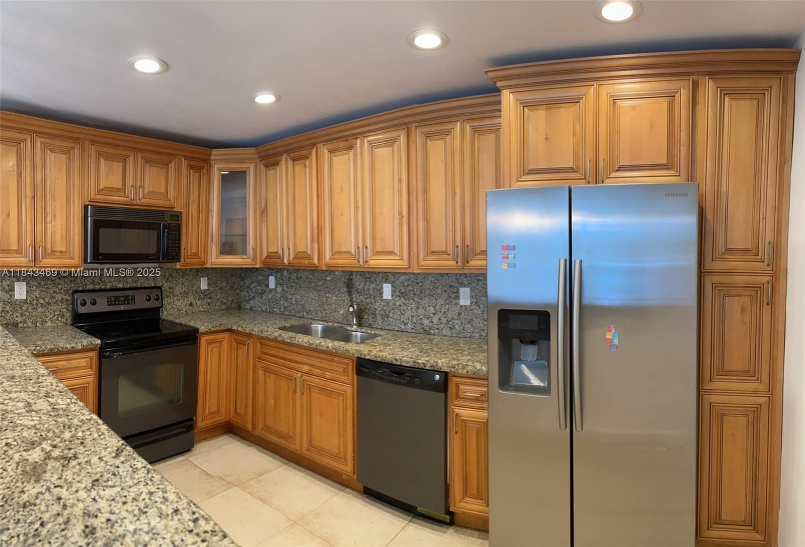 OCEANVIEW BUILDING A COND - Residential