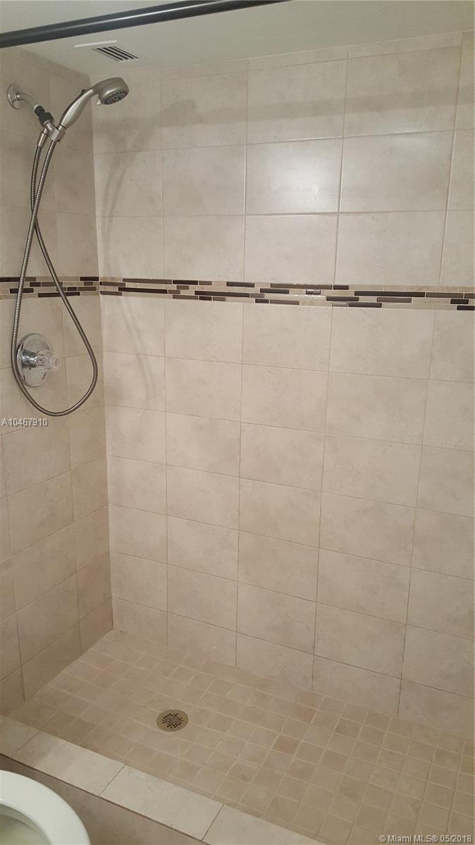 INVERRARY C C PH IV - Residential Lease