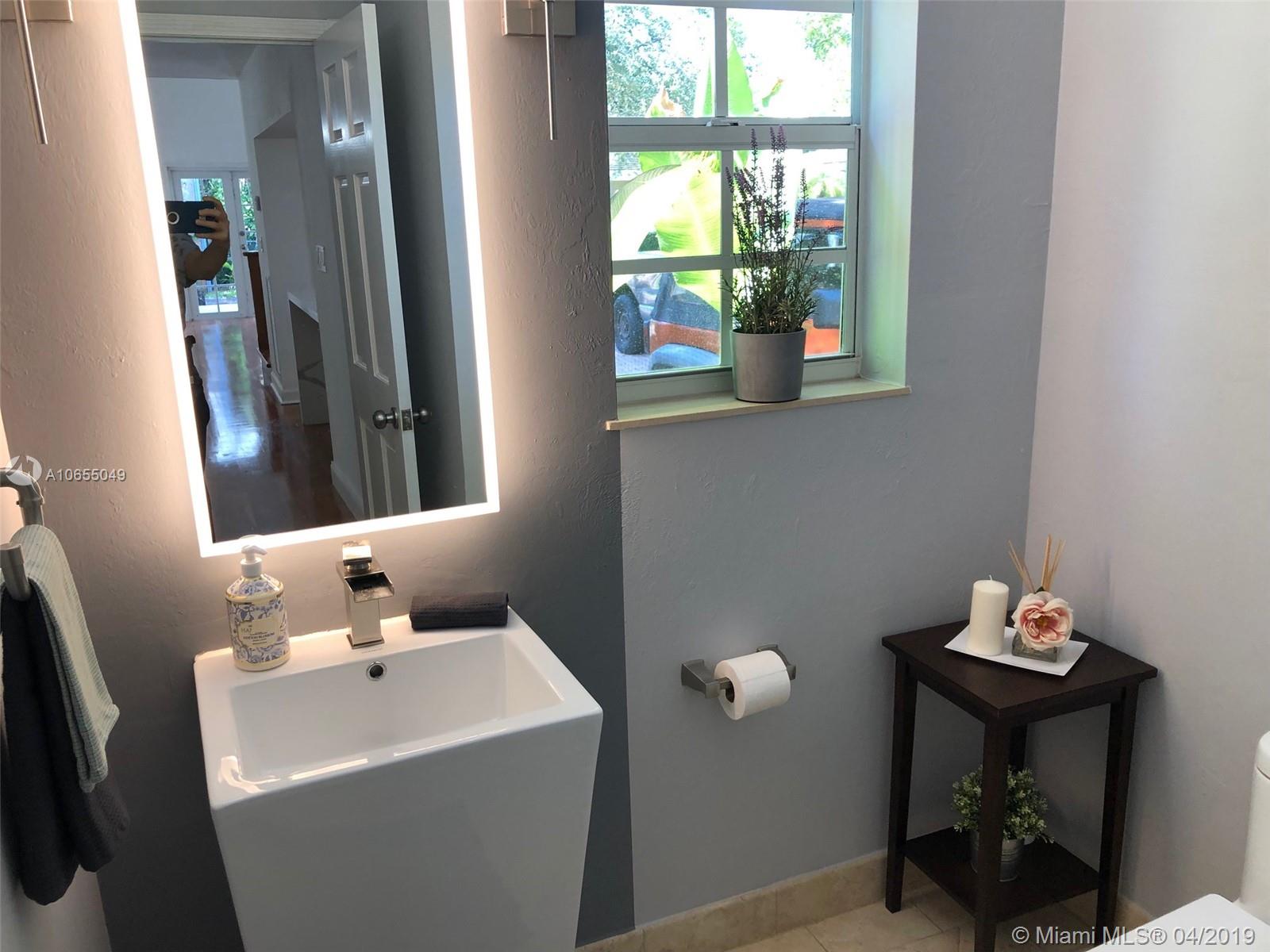 CORAL GABLES COUNTRY CLUB - Residential Lease