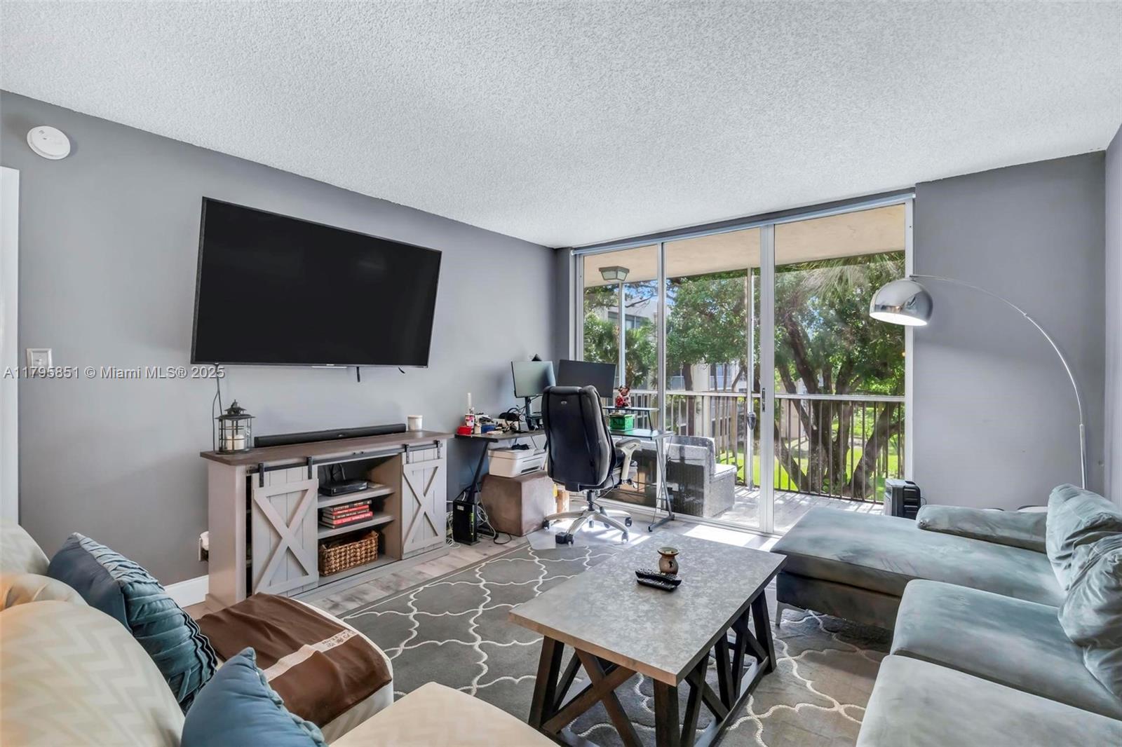 Property for Sale at 3321 Nw 47th Ter 330, Lauderdale Lakes, Broward County, Florida - Bedrooms: 2 
Bathrooms: 2  - $168,000