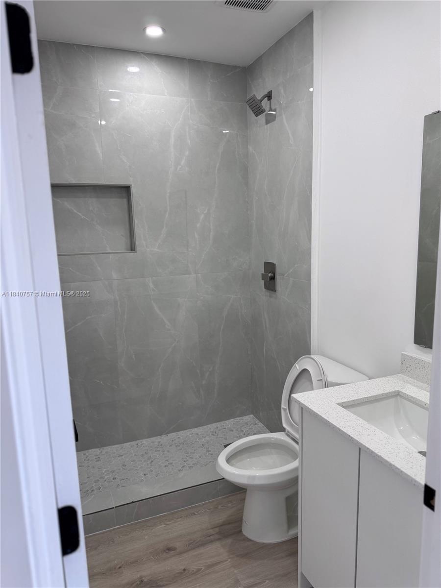 BISCAYNE BCH SUB - Residential Income