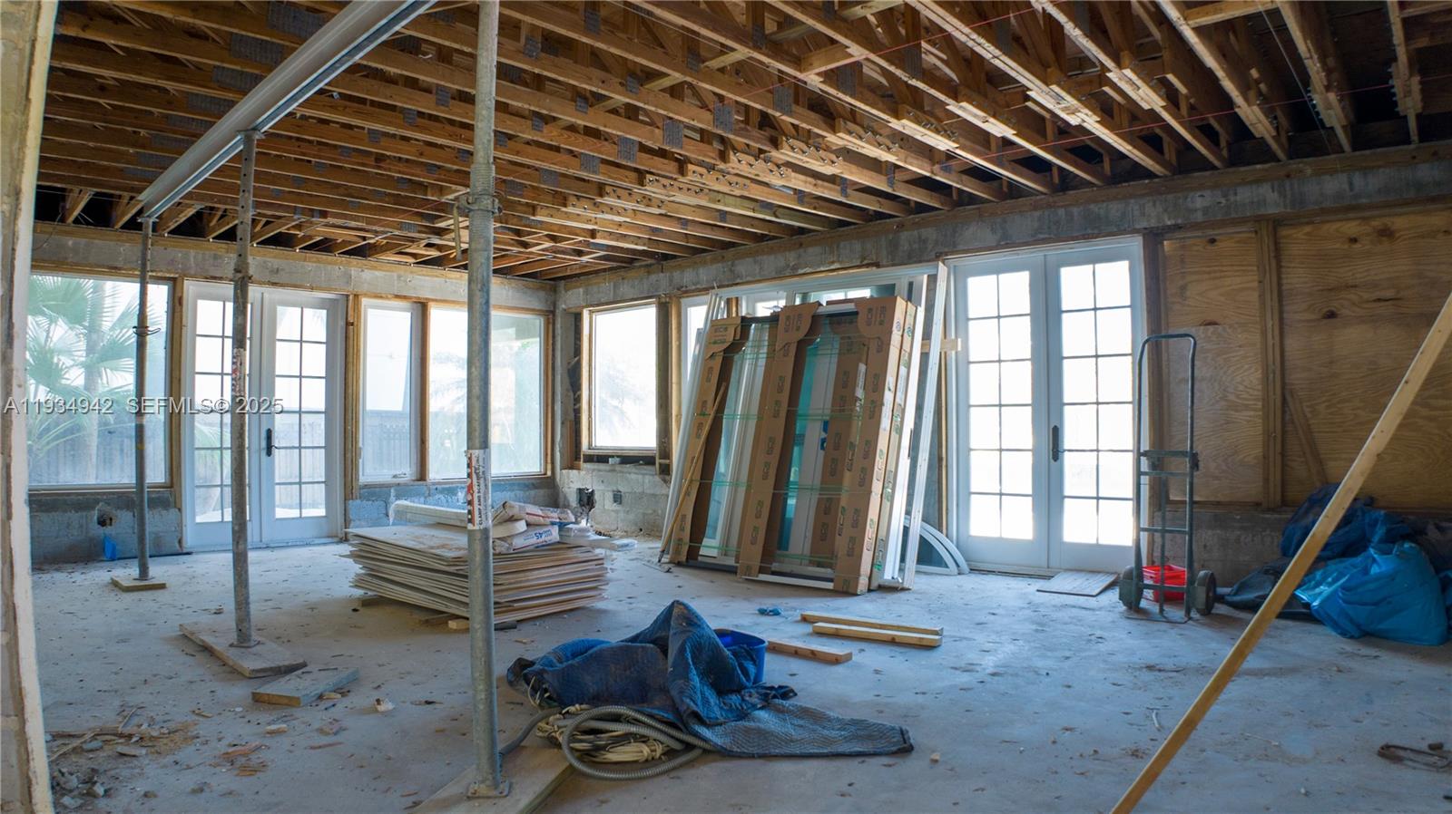 CORAL ISLES - Residential