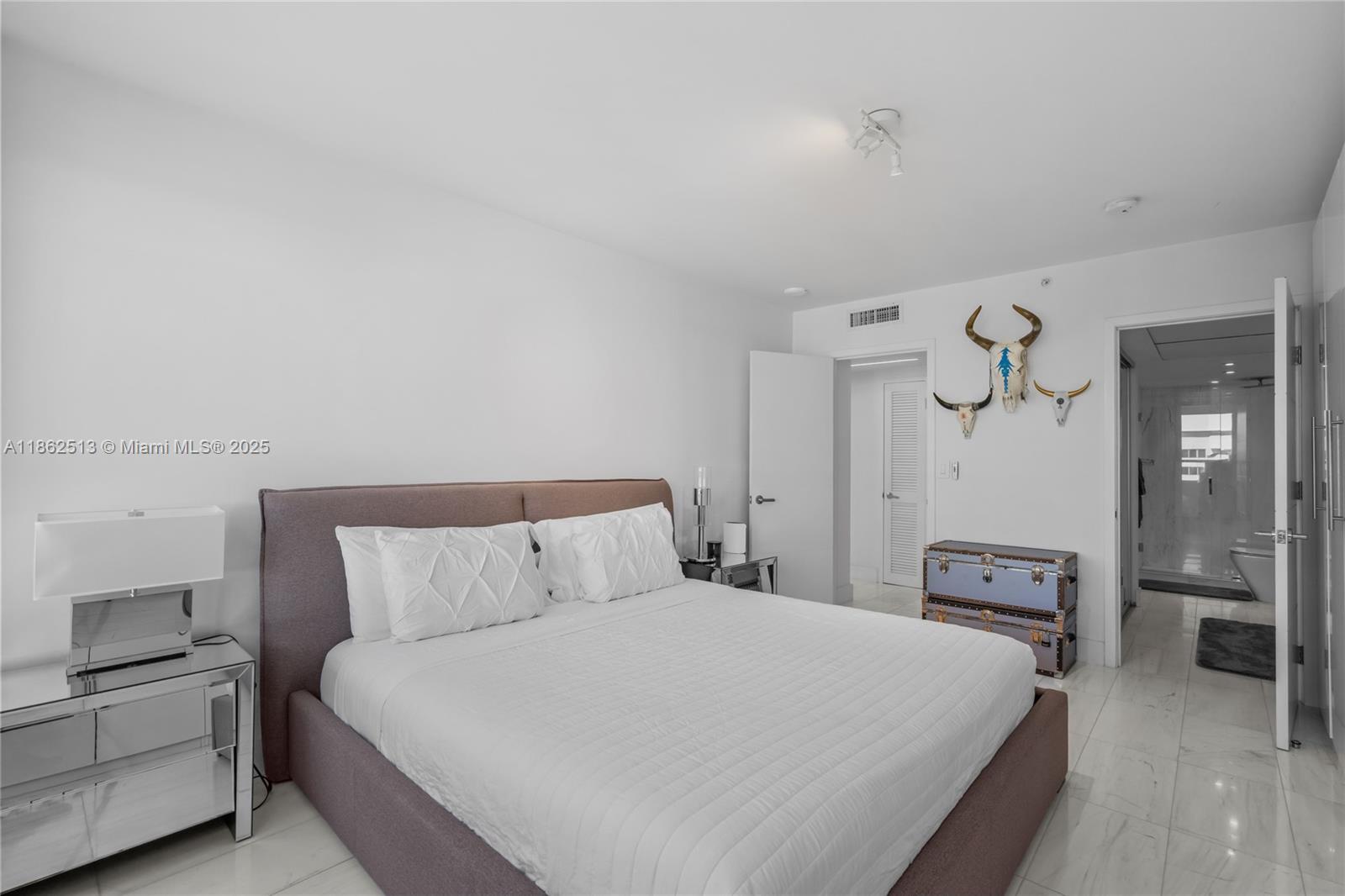 FLAMINGO SOUTH BEACH I CO - Residential