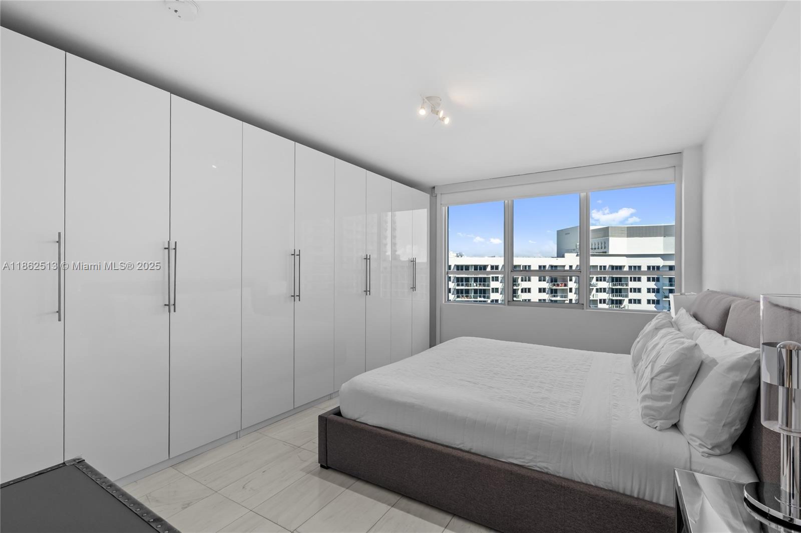 FLAMINGO SOUTH BEACH I CO - Residential