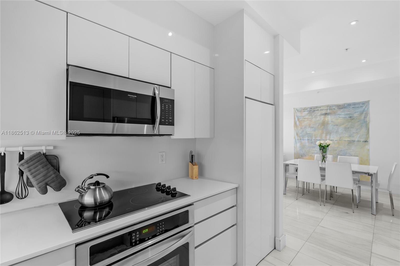 FLAMINGO SOUTH BEACH I CO - Residential