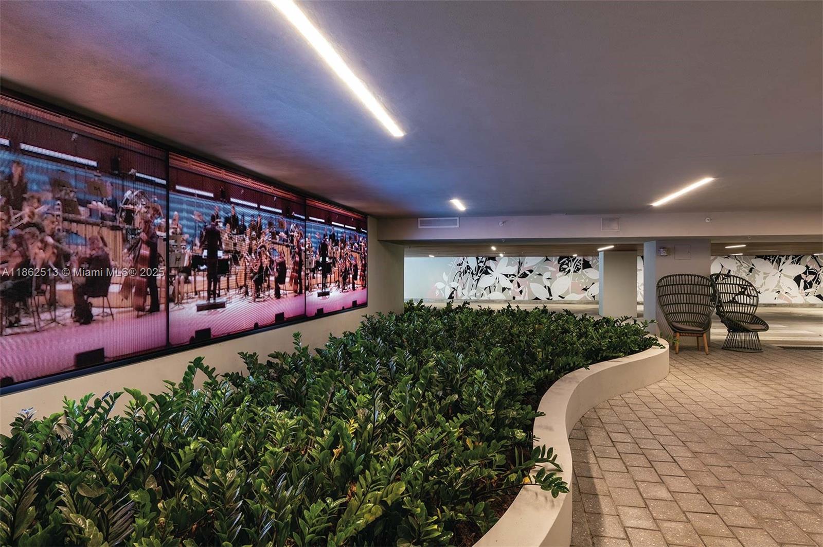 FLAMINGO SOUTH BEACH I CO - Residential