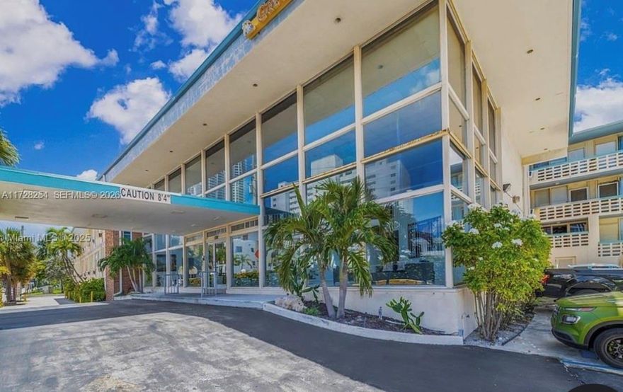 Centrally located Co-op studio unit overlooking the Bay on Indian Creek Drive. Maintenance fees, which include electricity, water, sewer, trash, taxes, and insurance, are included. The building is on a land lease with 30 years left. Great investment !!