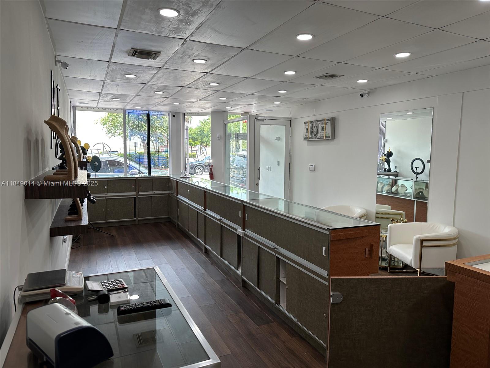 140 Hialeah Dr