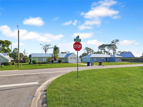 Tiny photo for 2445 SW 6th Rd SW, Vero Beach, FL 32962 (MLS # A12003670)