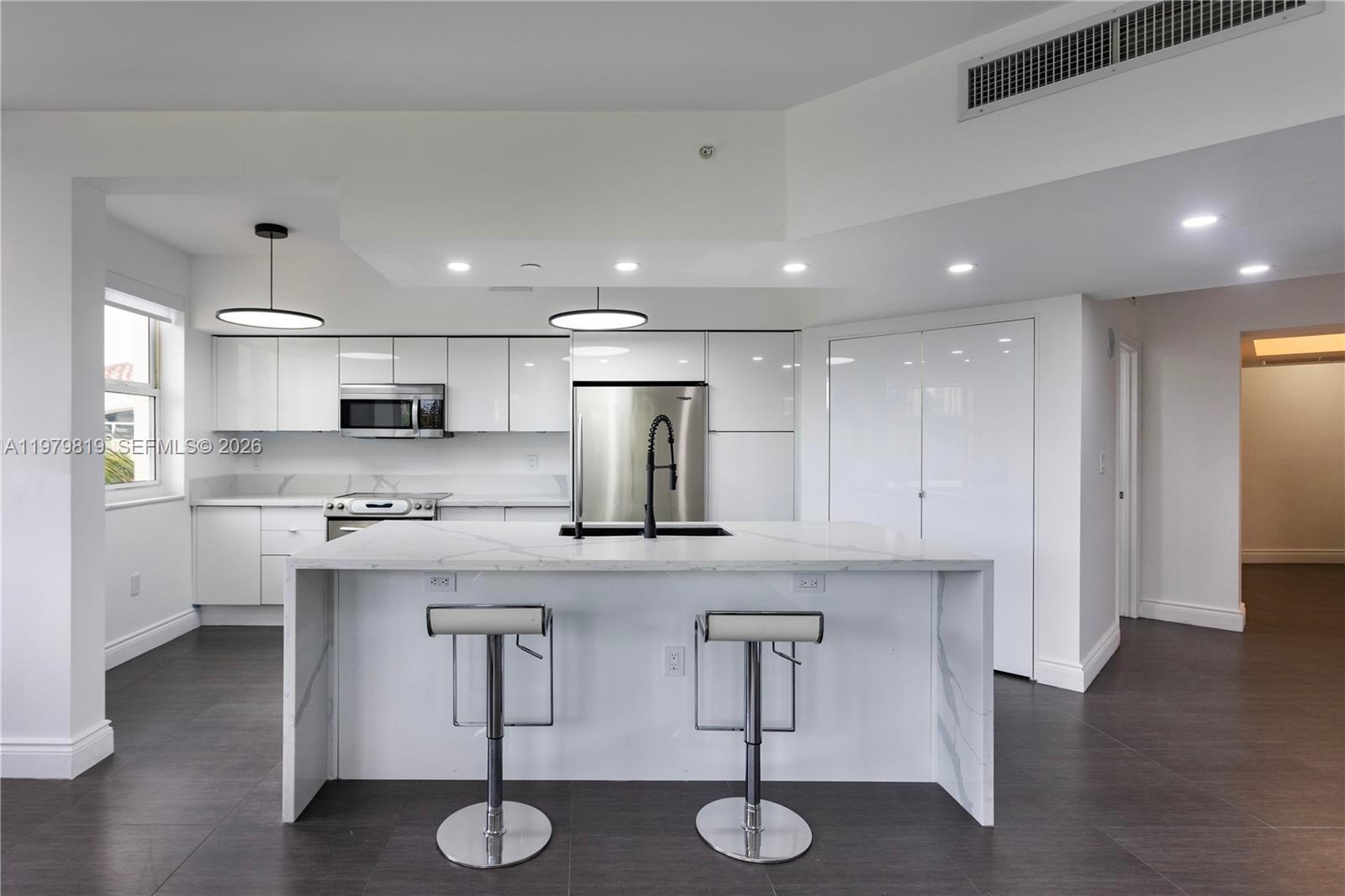 19900 E Country Club Dr 311