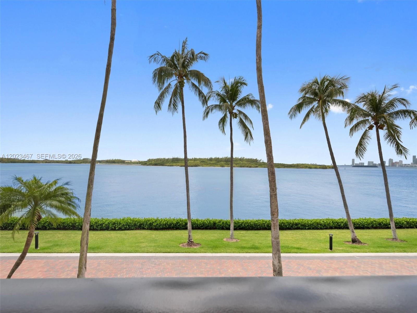 2425 Fisher Island Dr 5205