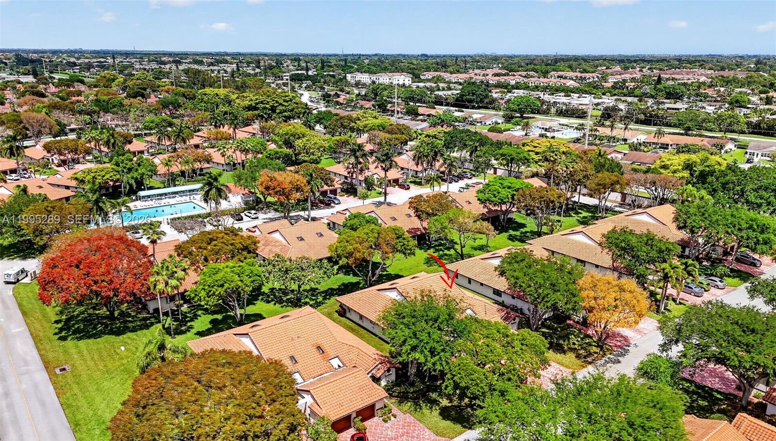 HUNTINGTON POINTE - Residential