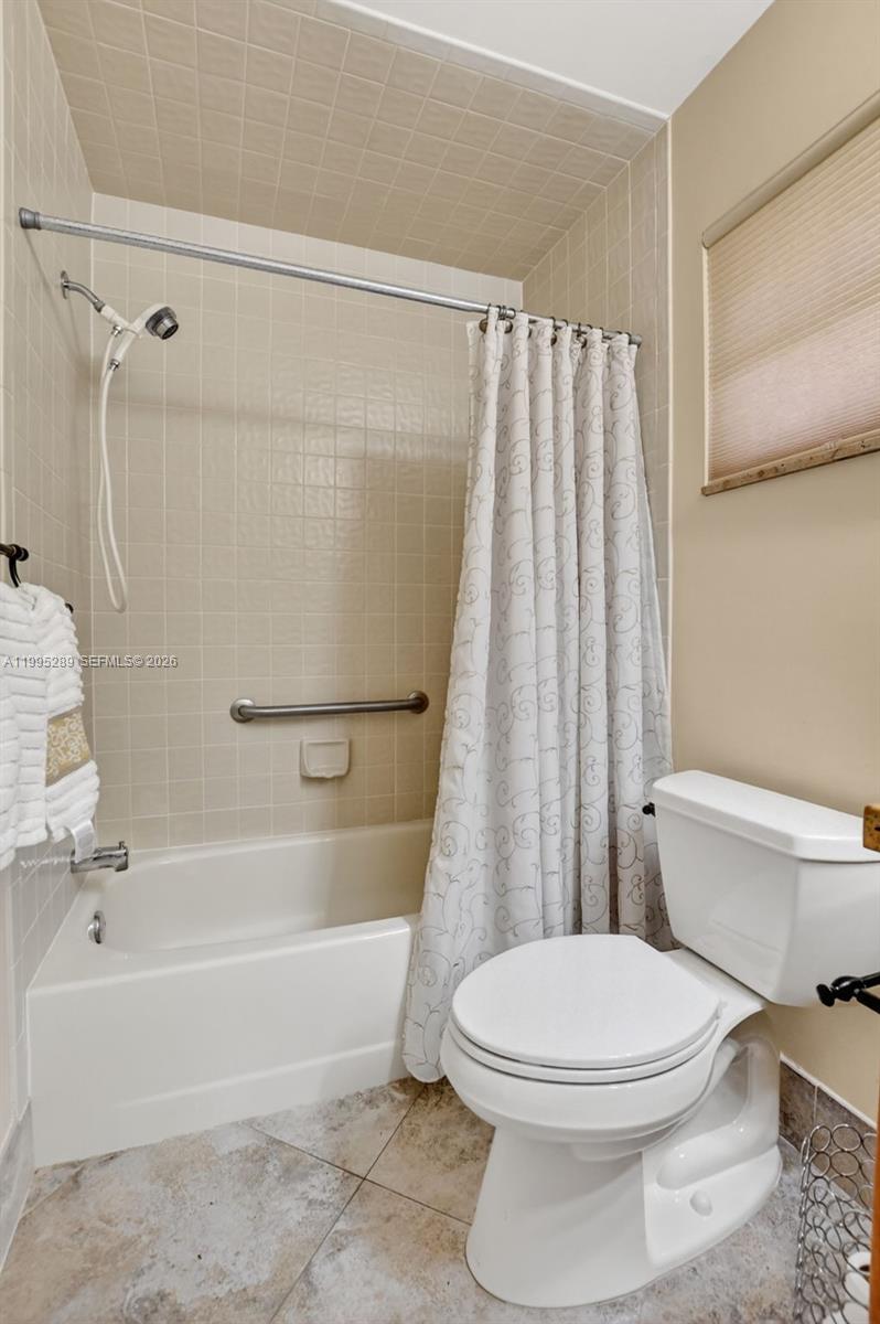 HUNTINGTON POINTE - Residential