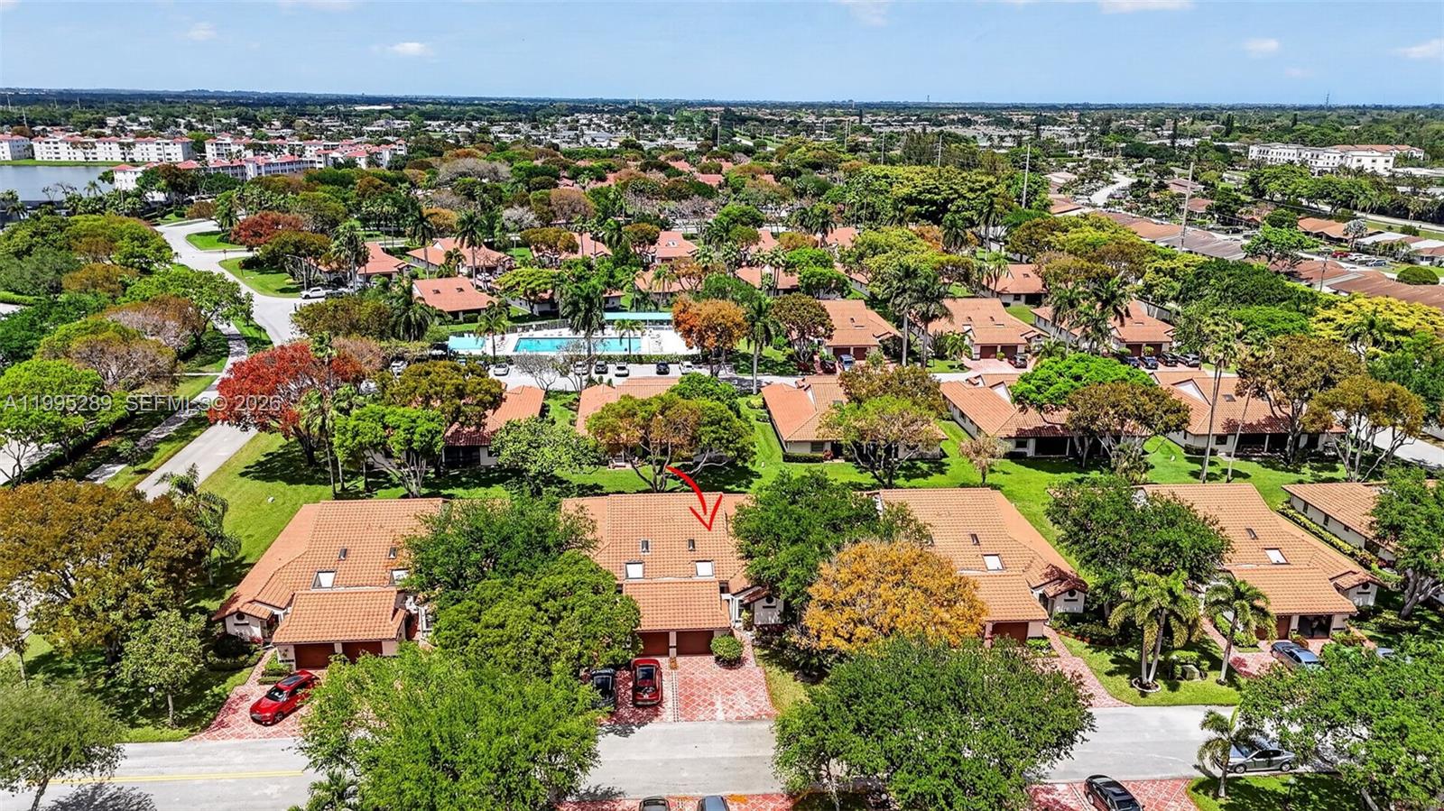 HUNTINGTON POINTE - Residential