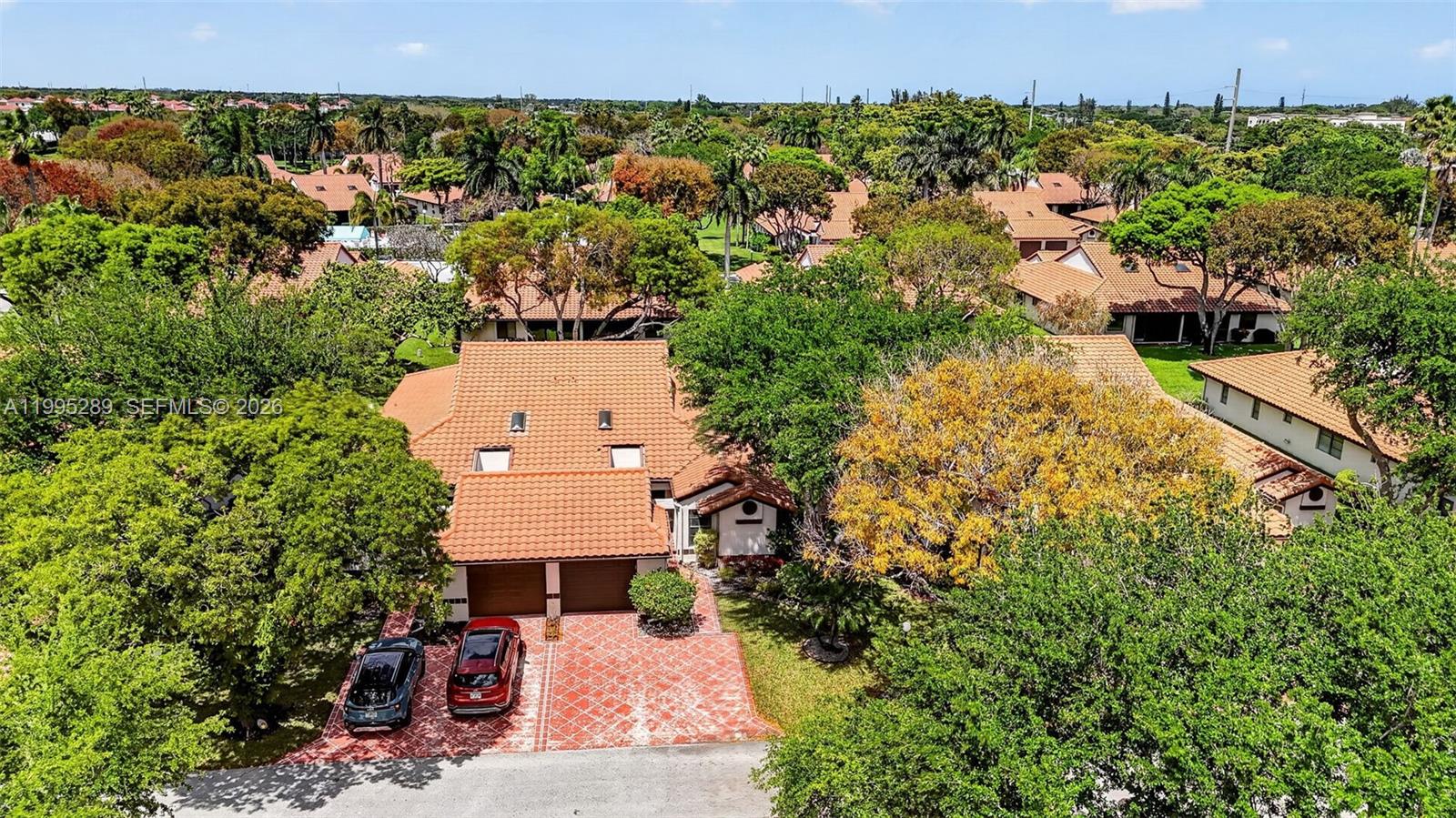 HUNTINGTON POINTE - Residential