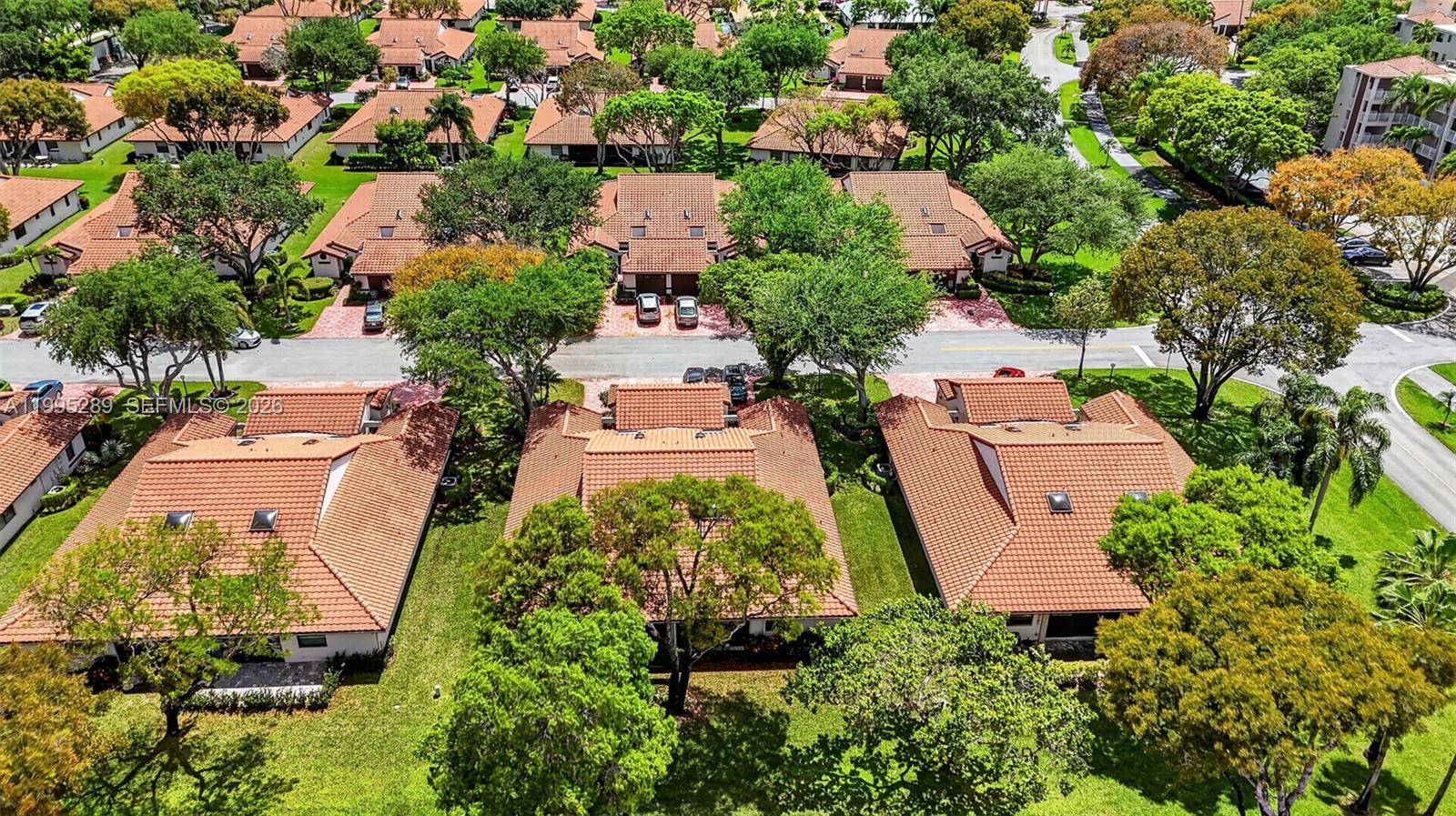 HUNTINGTON POINTE - Residential