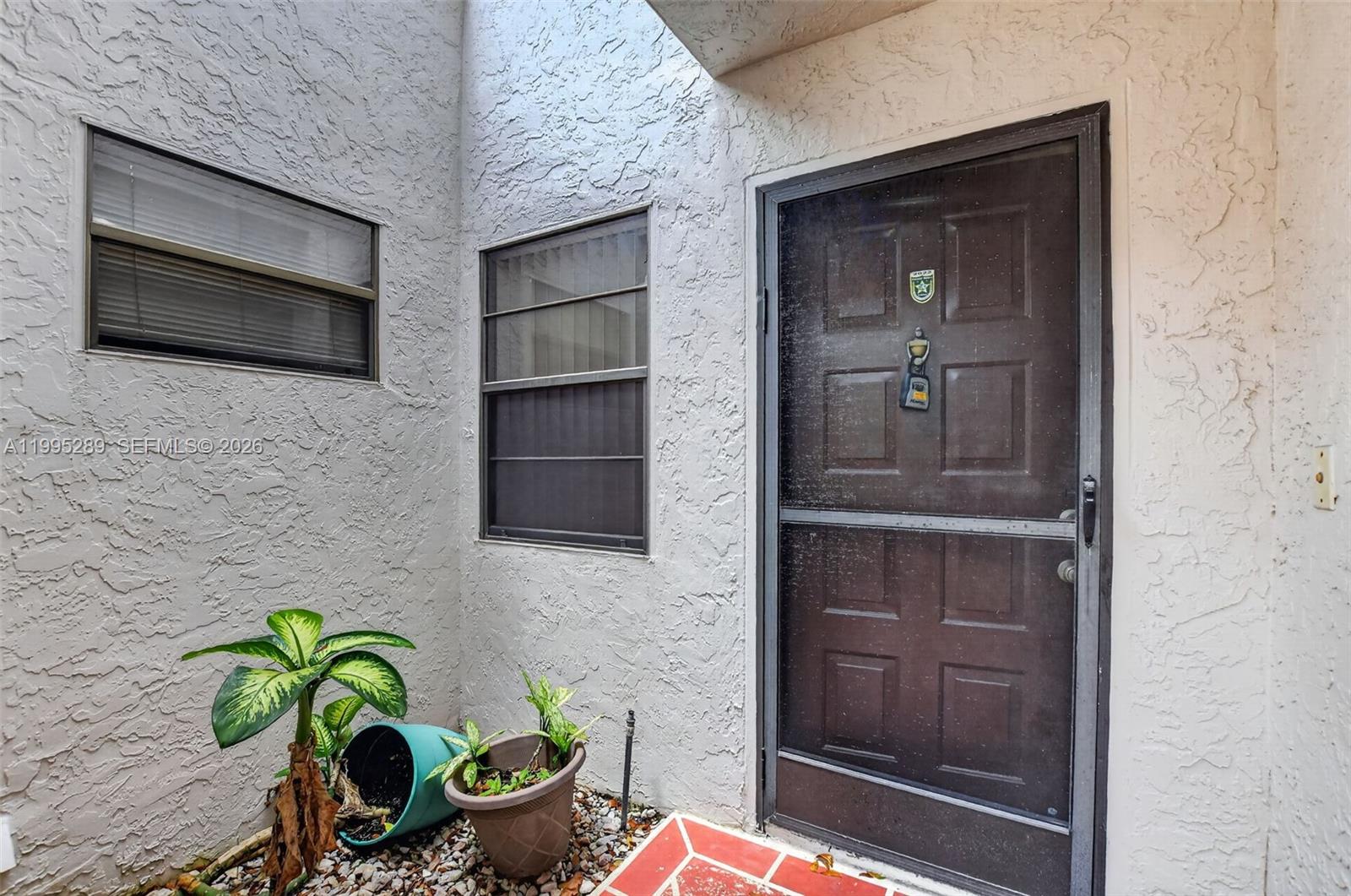 HUNTINGTON POINTE - Residential