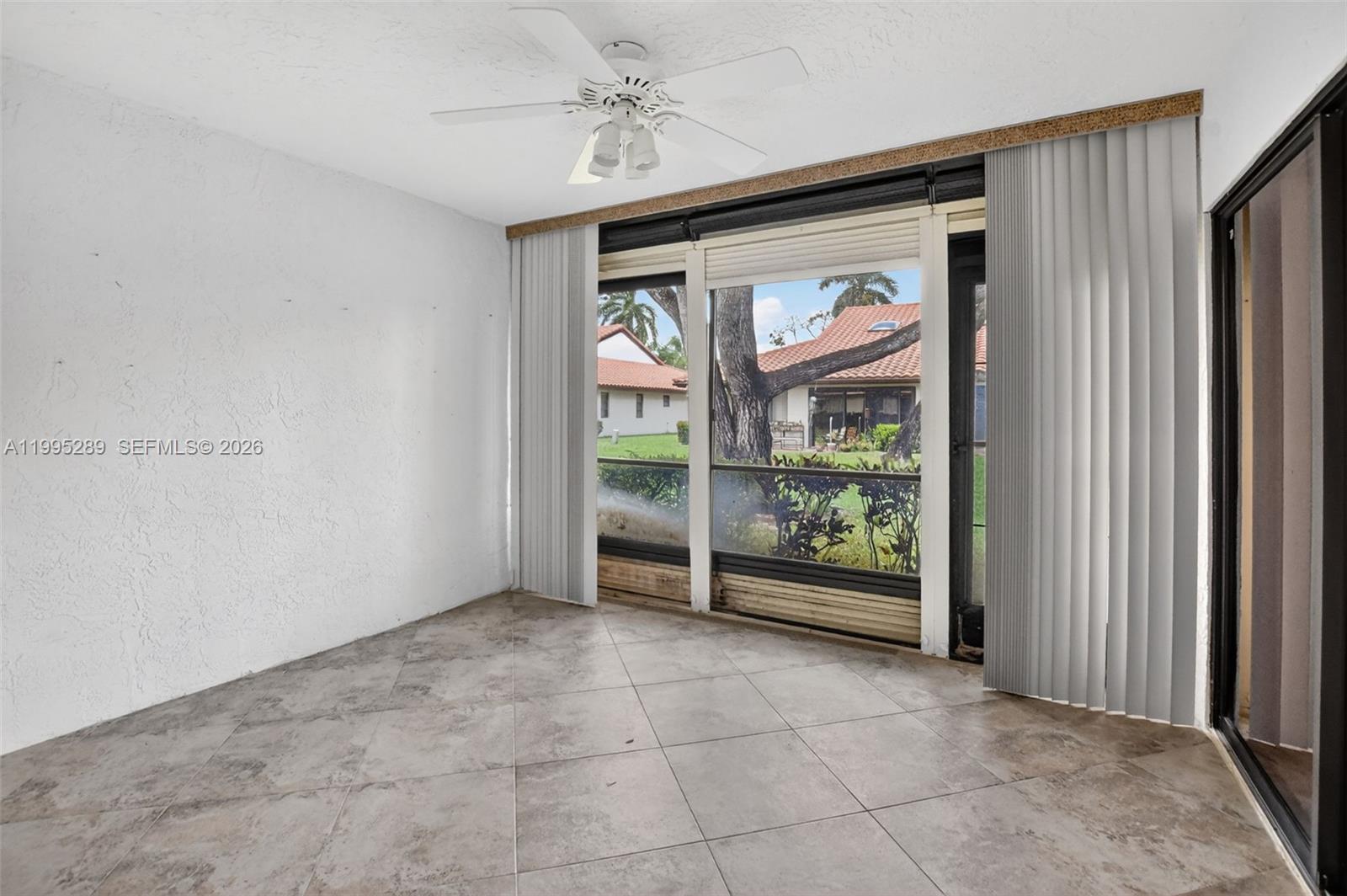 HUNTINGTON POINTE - Residential