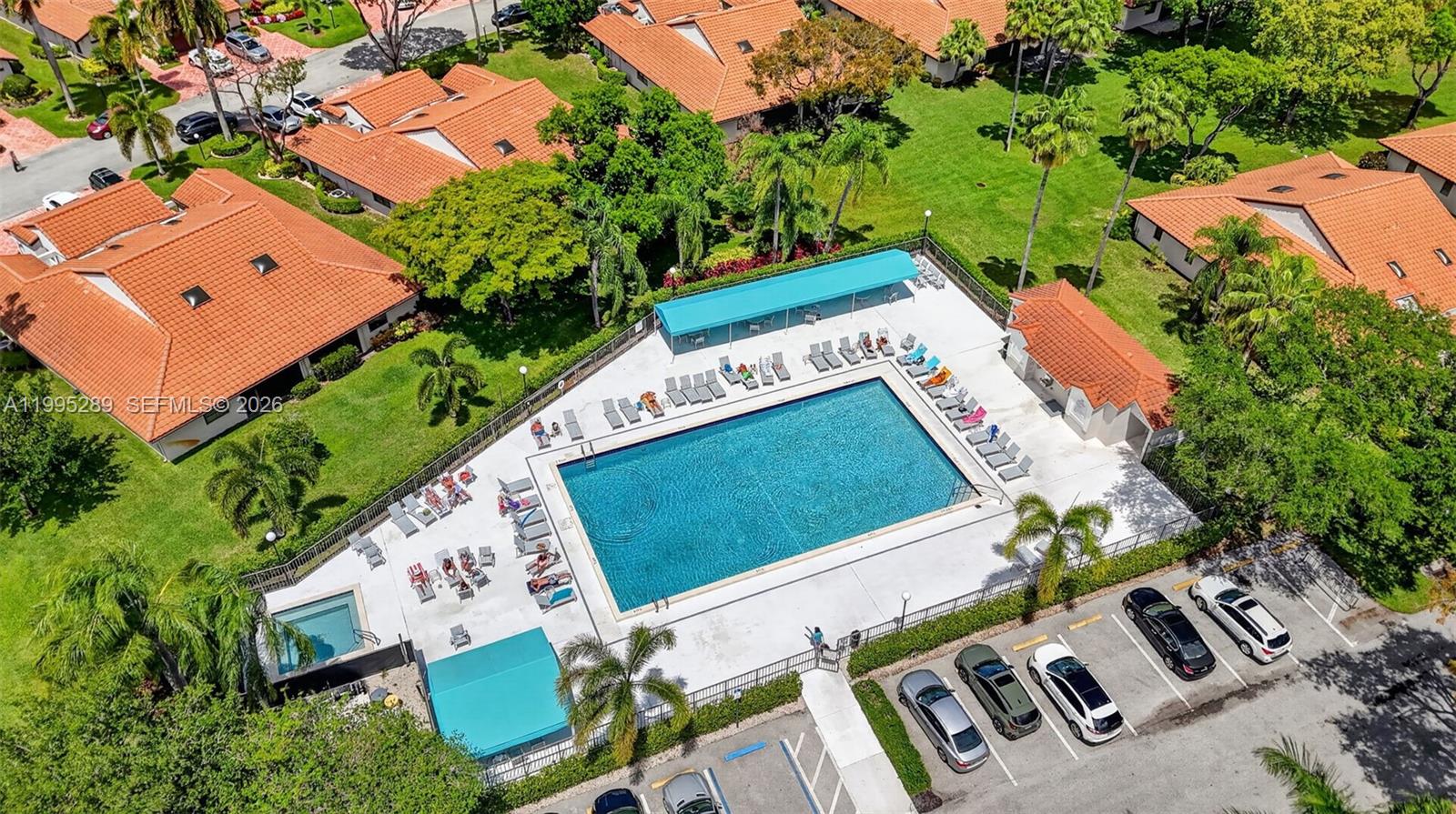 HUNTINGTON POINTE - Residential