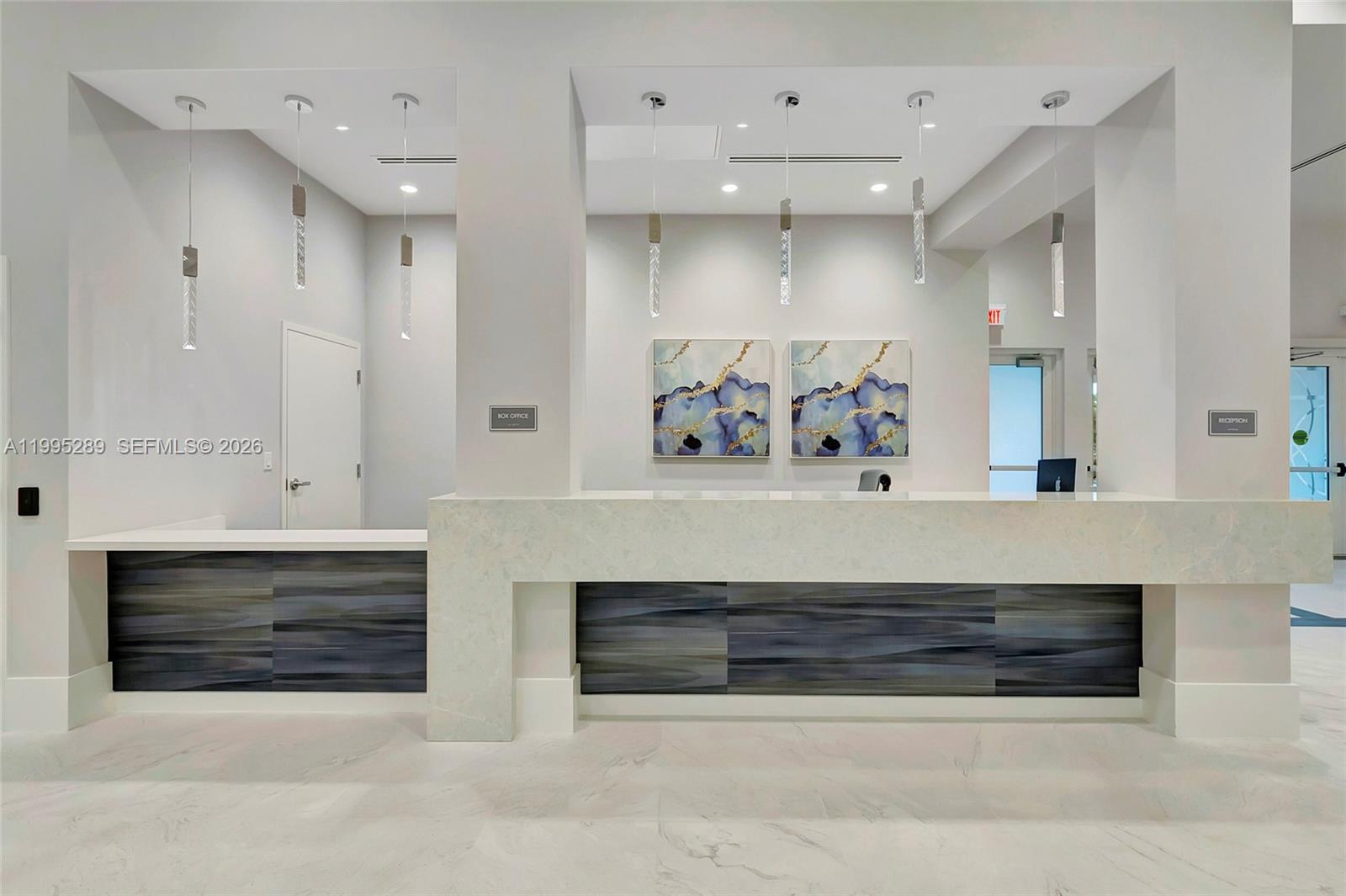 HUNTINGTON POINTE - Residential