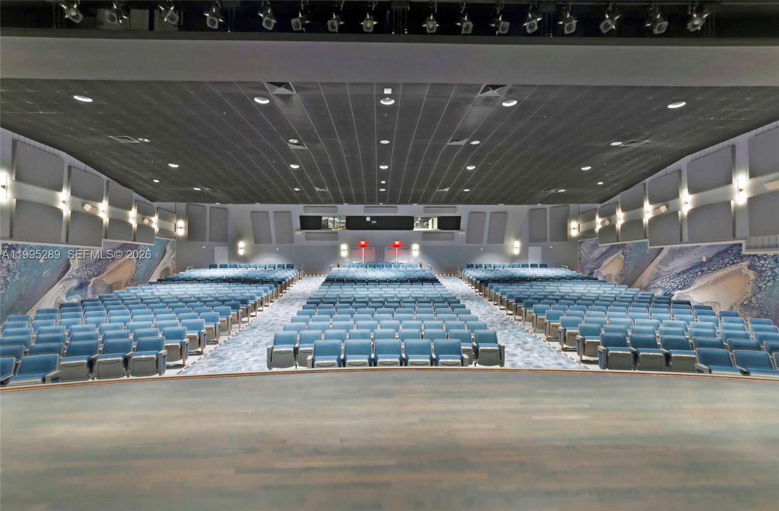 HUNTINGTON POINTE - Residential