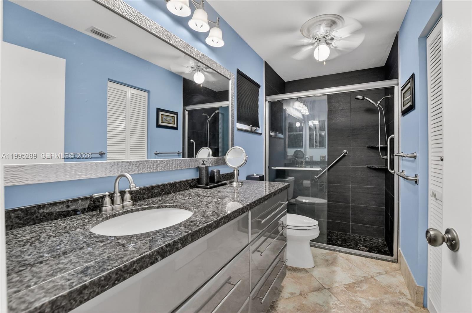 HUNTINGTON POINTE - Residential