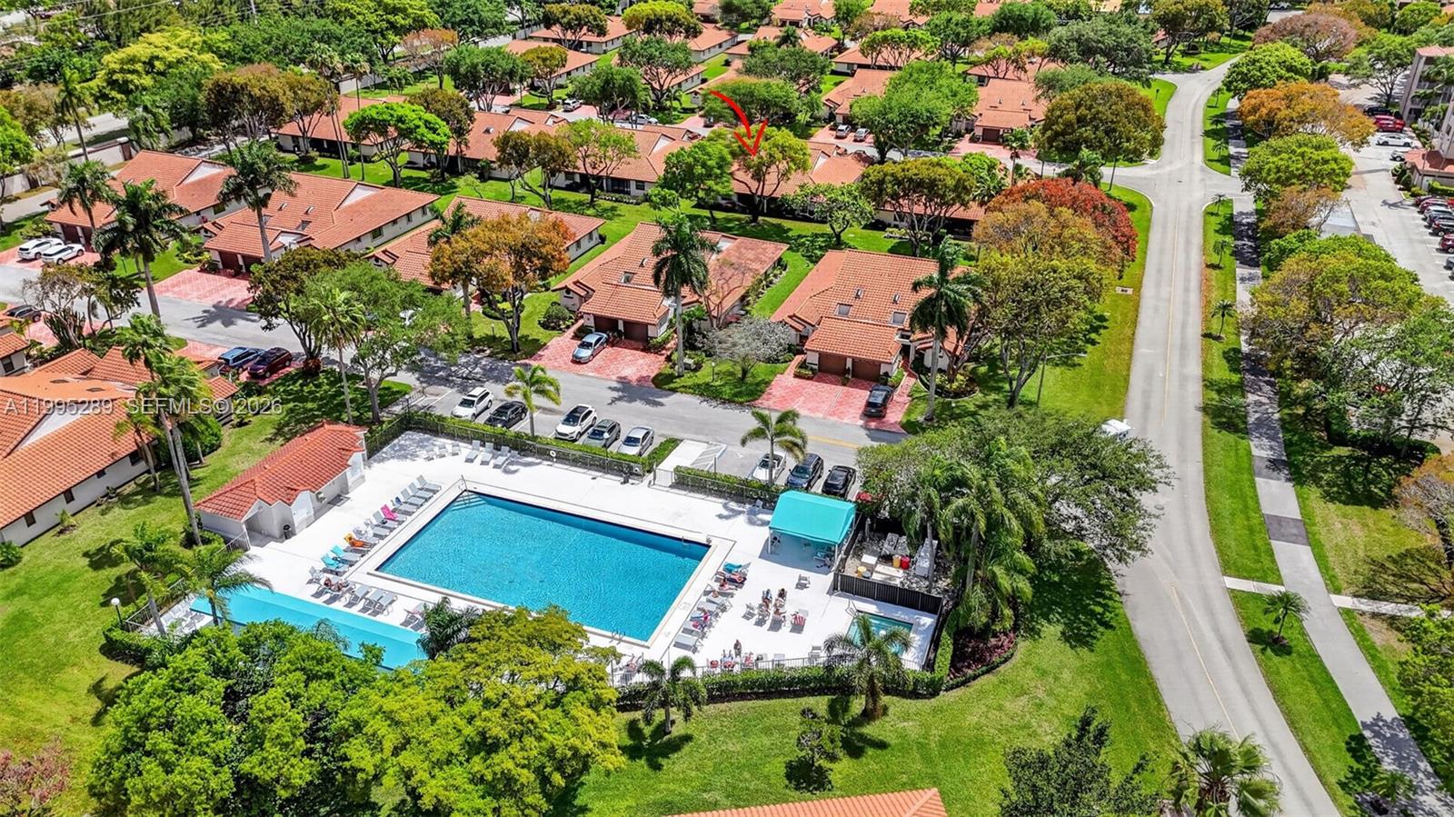 HUNTINGTON POINTE - Residential