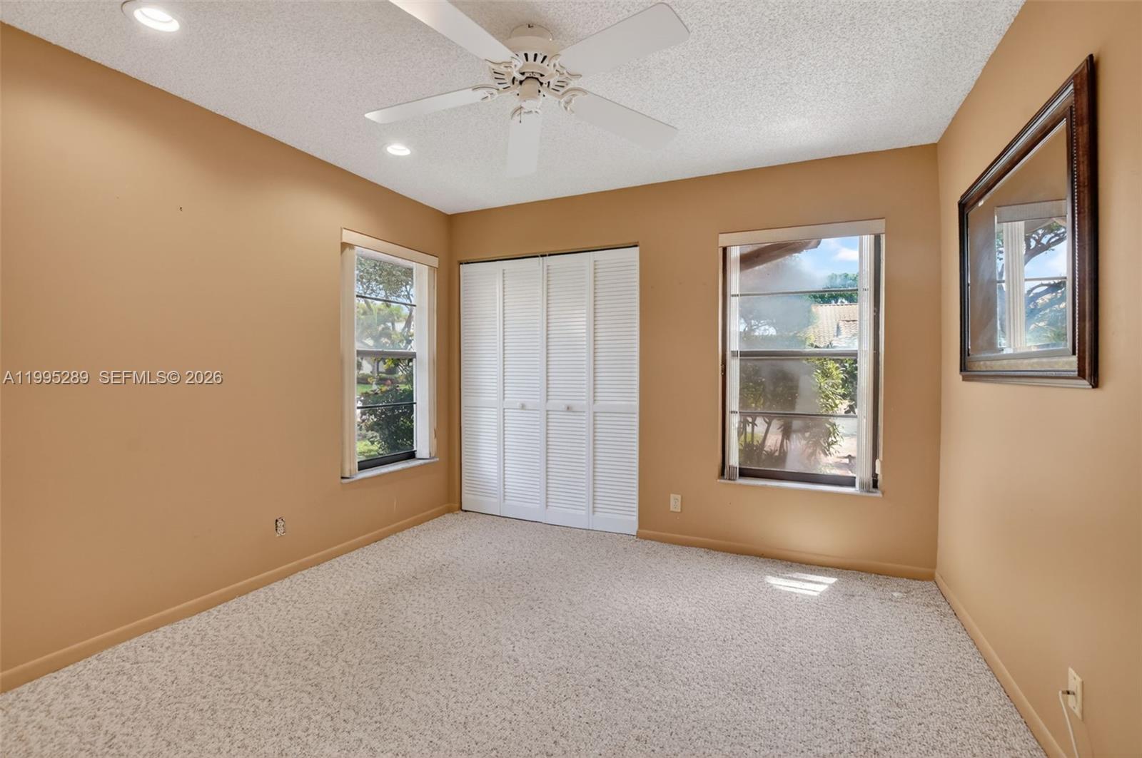 HUNTINGTON POINTE - Residential