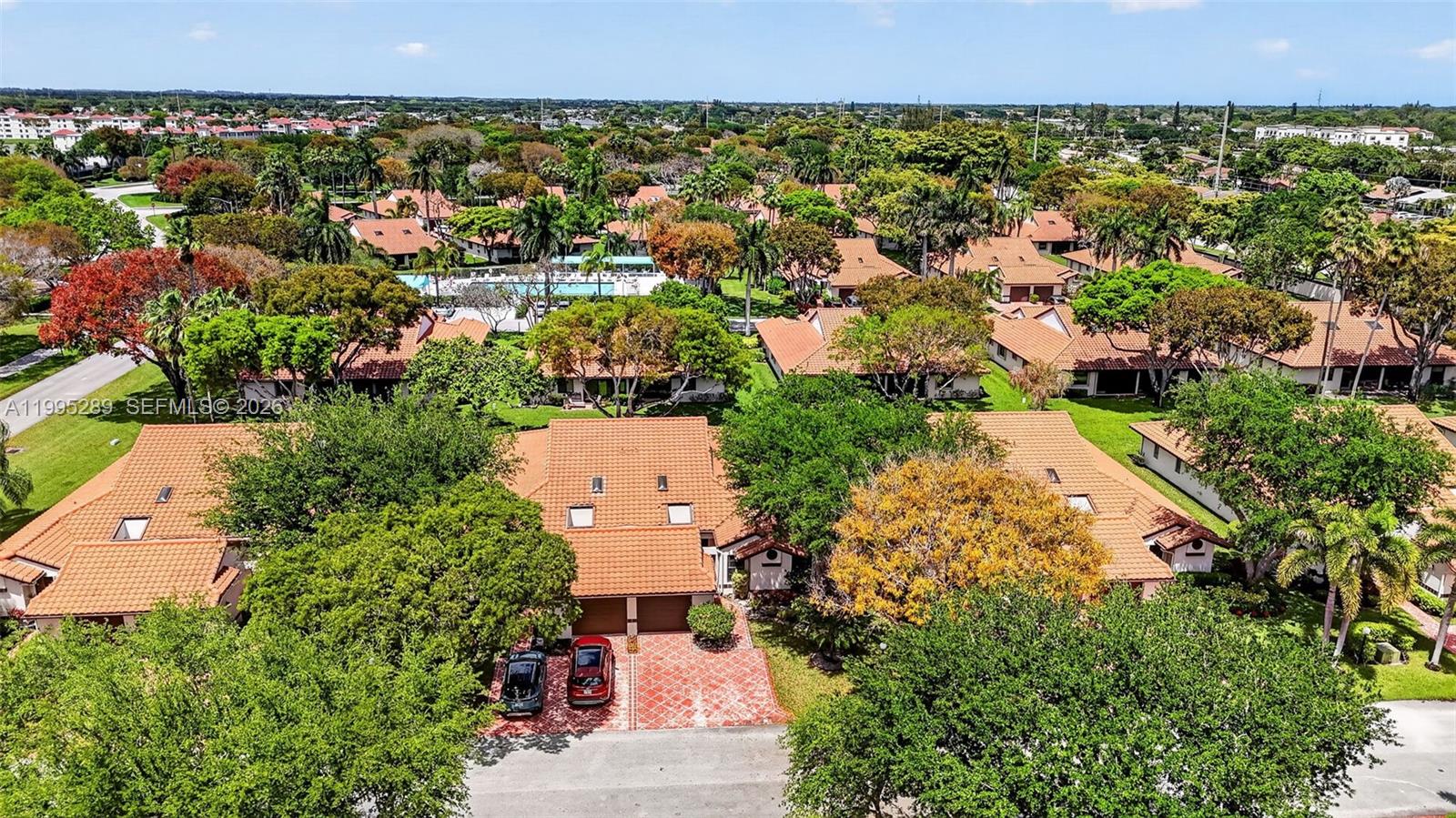 HUNTINGTON POINTE - Residential