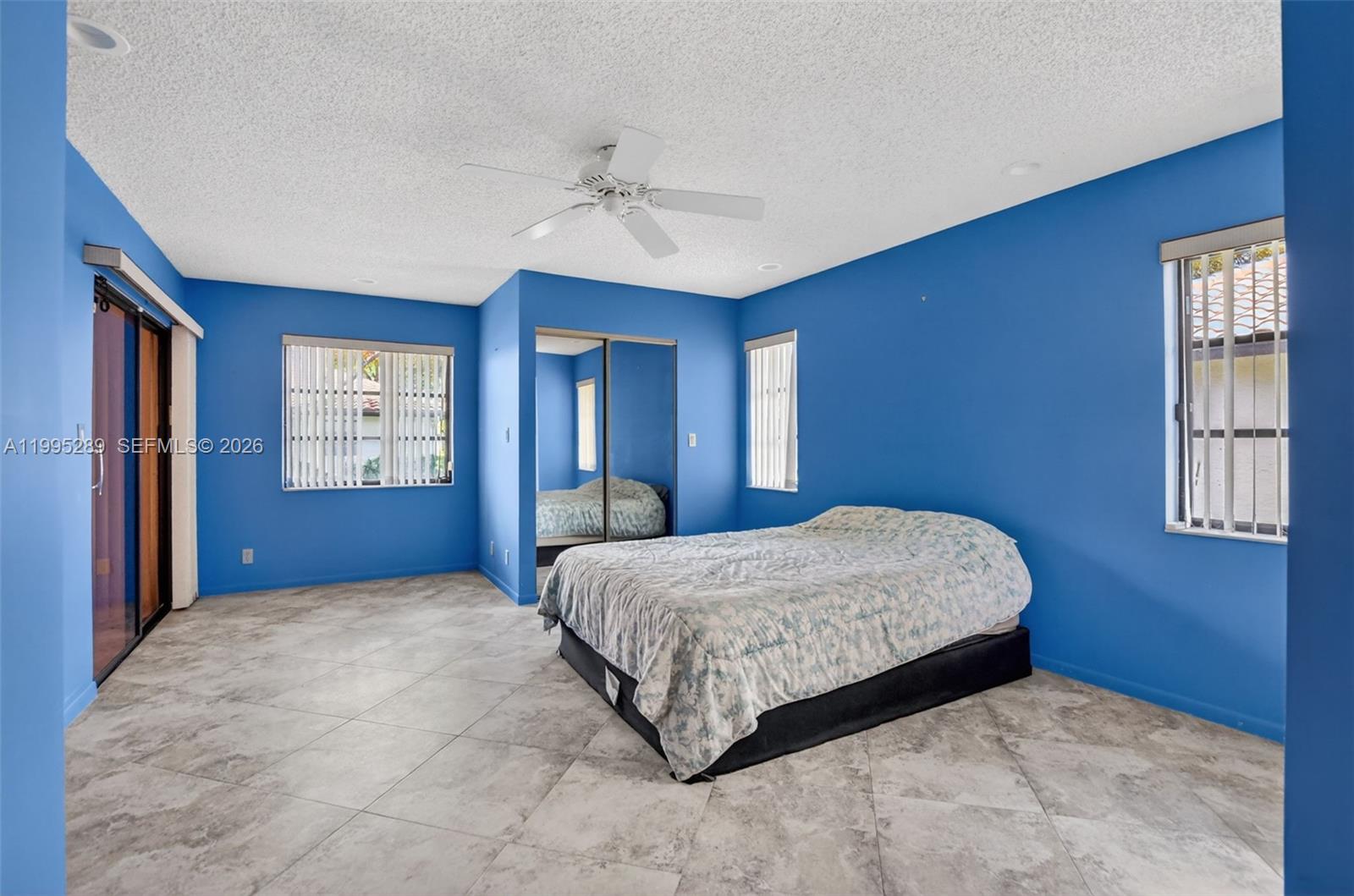 HUNTINGTON POINTE - Residential