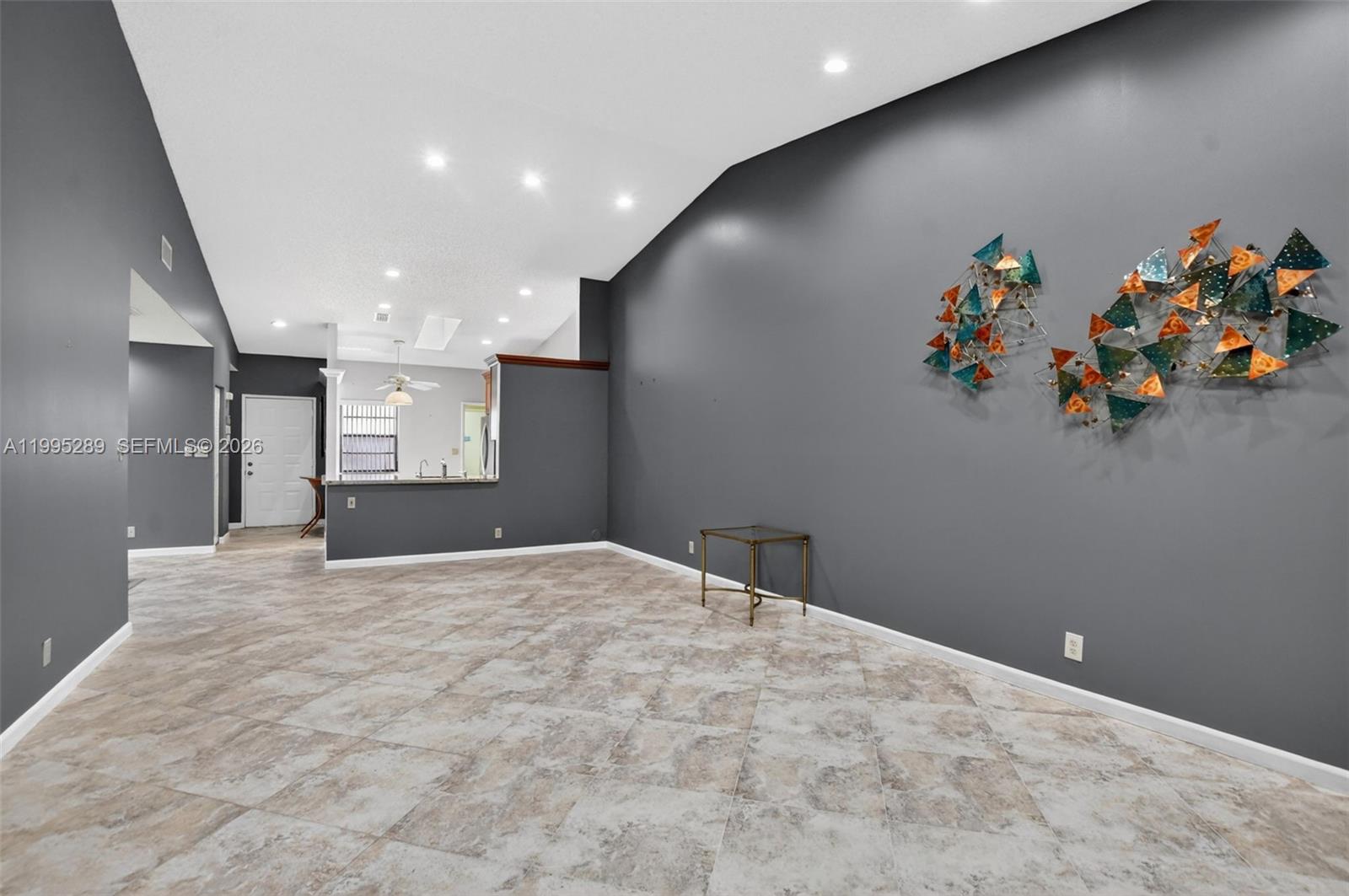 HUNTINGTON POINTE - Residential