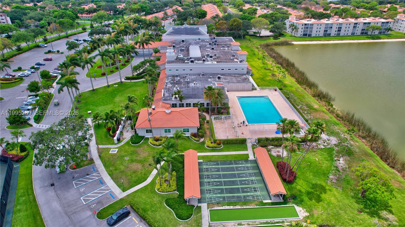 HUNTINGTON POINTE - Residential