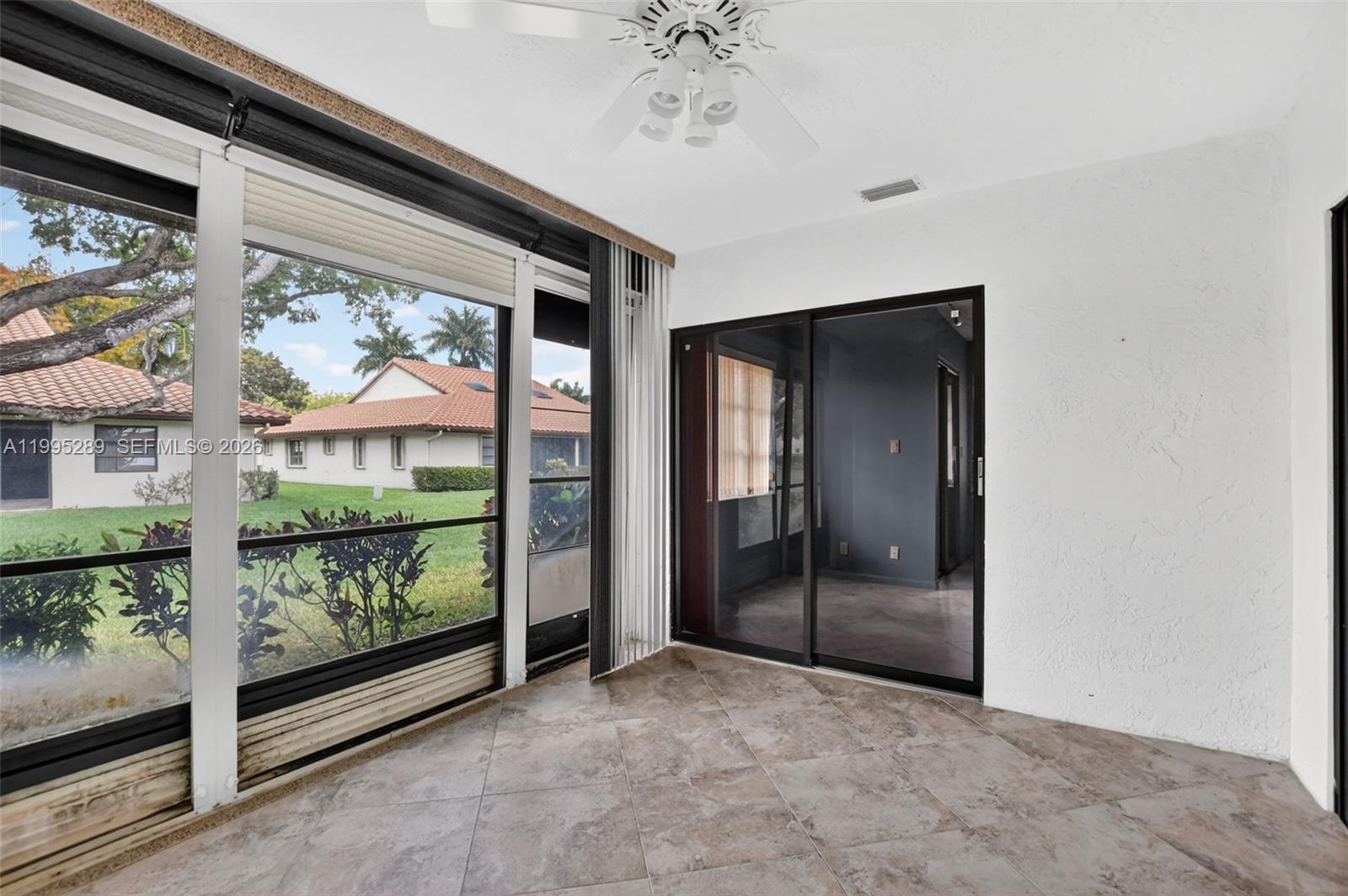 HUNTINGTON POINTE - Residential