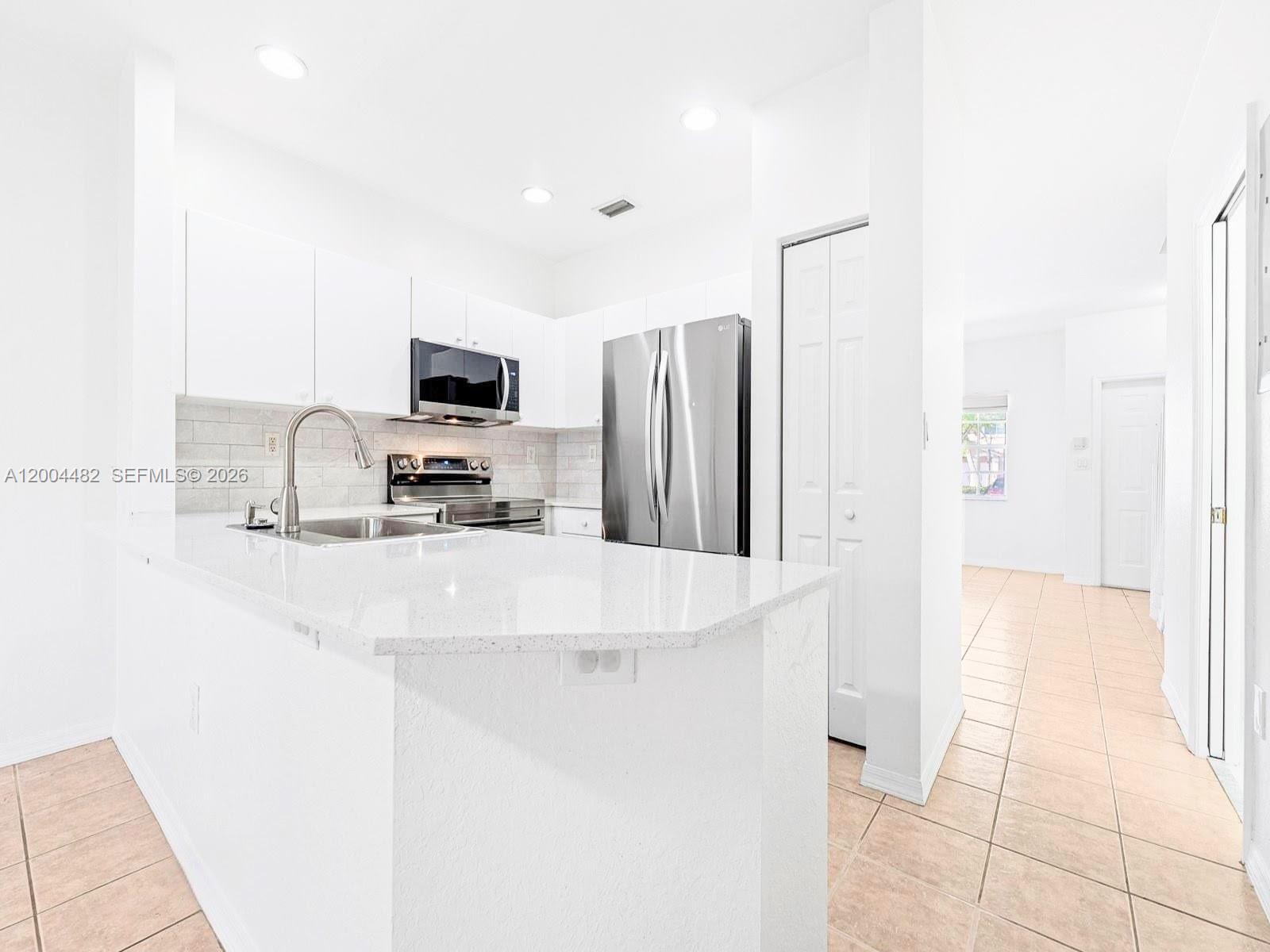 5701 NW 114th Ct 104