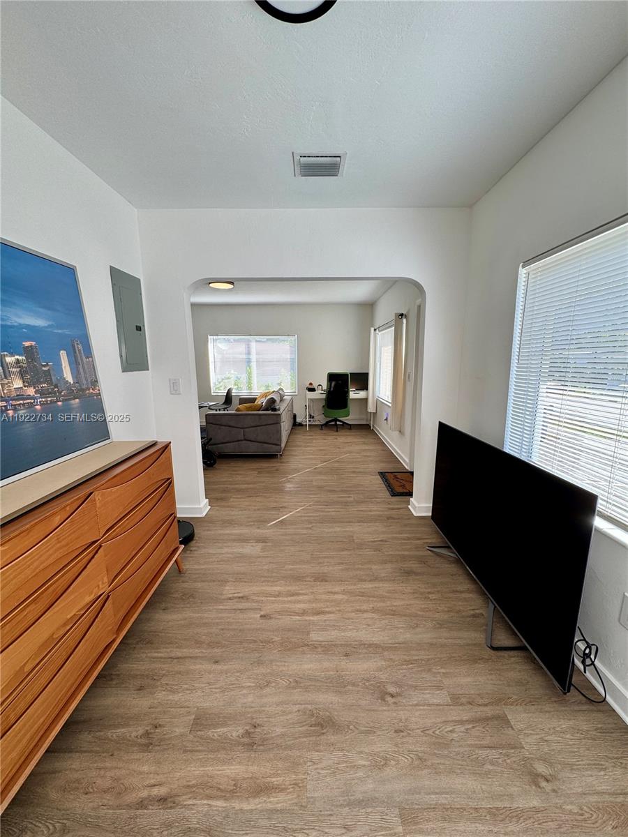 1215 NE 109th St 1215