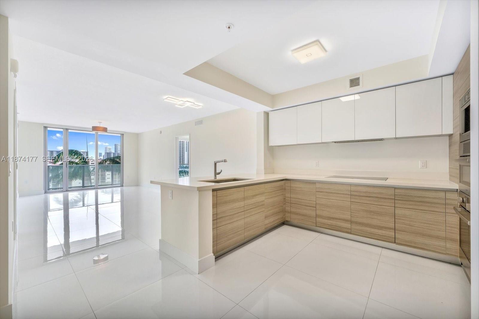 PARQUE TOWERS CONDO - Residential