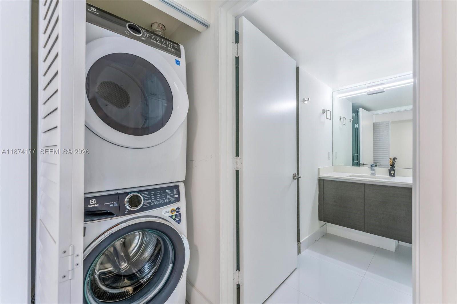 PARQUE TOWERS CONDO - Residential
