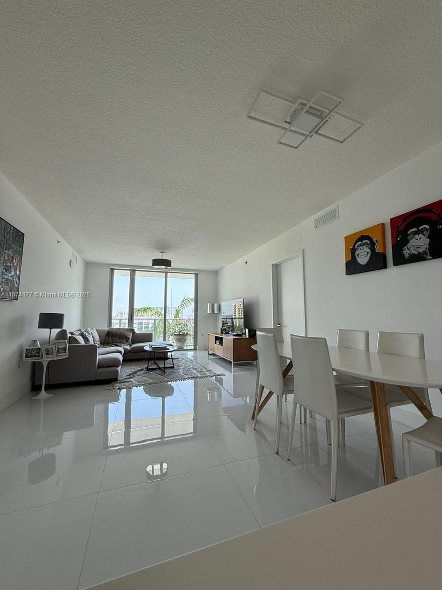 PARQUE TOWERS CONDO - Residential