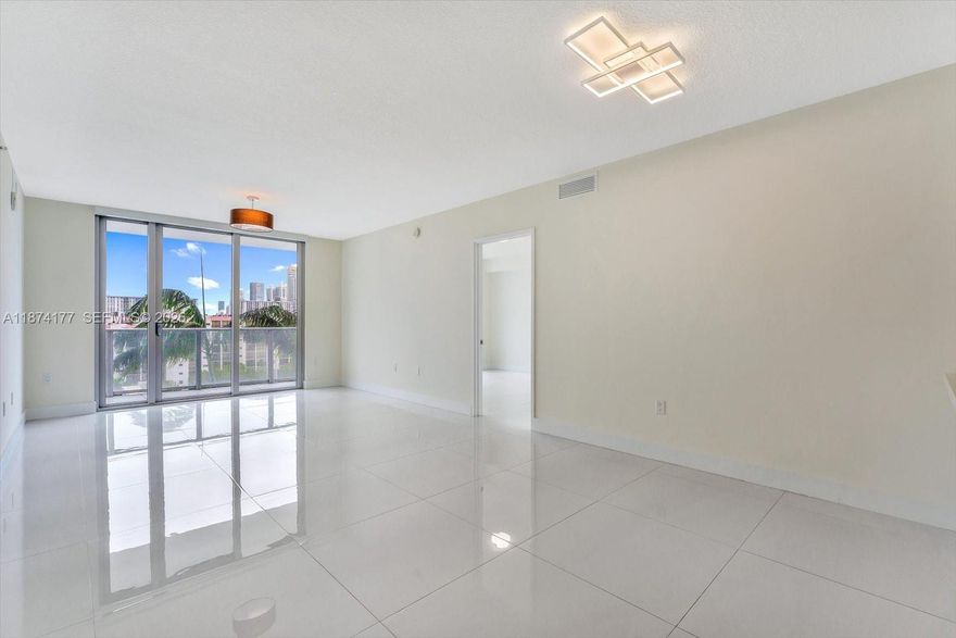 Modern building in prime location in Sunny Isles Beach, steps from the beach!
2 Bedrooms + enclosed den that can be used as the third bedroom or the office, and 3 full bathrooms.
Modern kitchen with Italian cabinetry and top of the line appliances. N
Parque Towers has amazing amenities such as 4 pools, spacious gym with state of the art equipment, Spa, game room, movie theater and much more.
Unit is vacant, and it is available immediately!