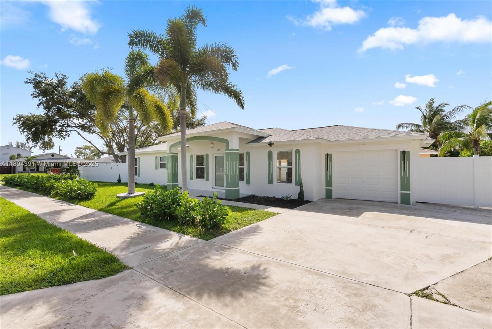 LINCOLN ATLANTIC PARK GAR - Residential